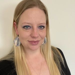 Meet your Posher, Crystal